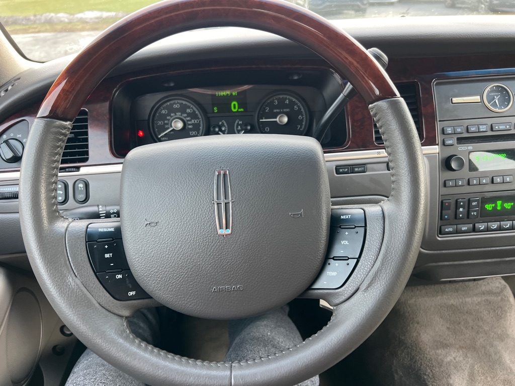 Lincoln Town Car Signature Limited 2009
