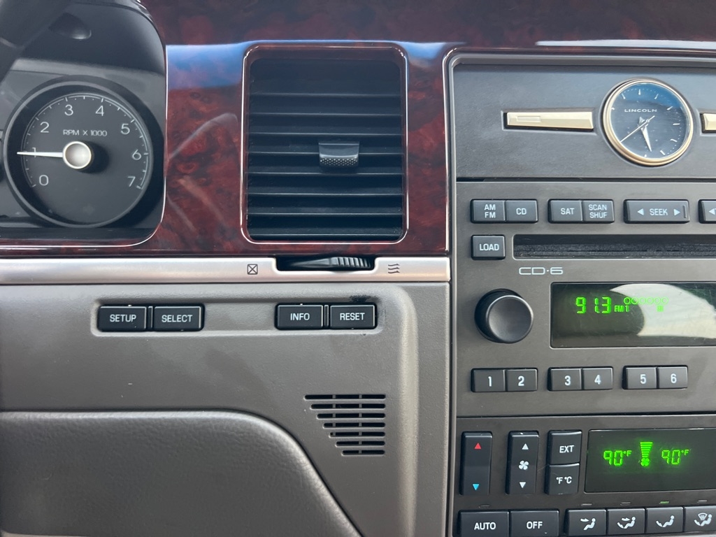 Lincoln Town Car Signature Limited 2009