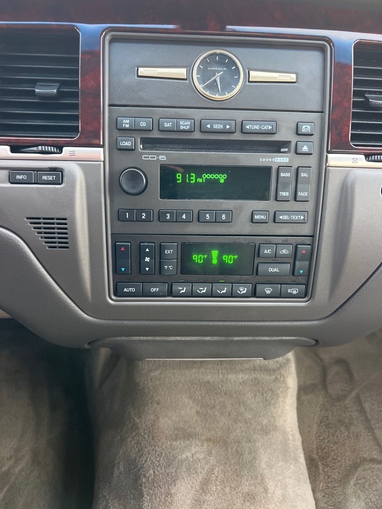 Lincoln Town Car Signature Limited 2009