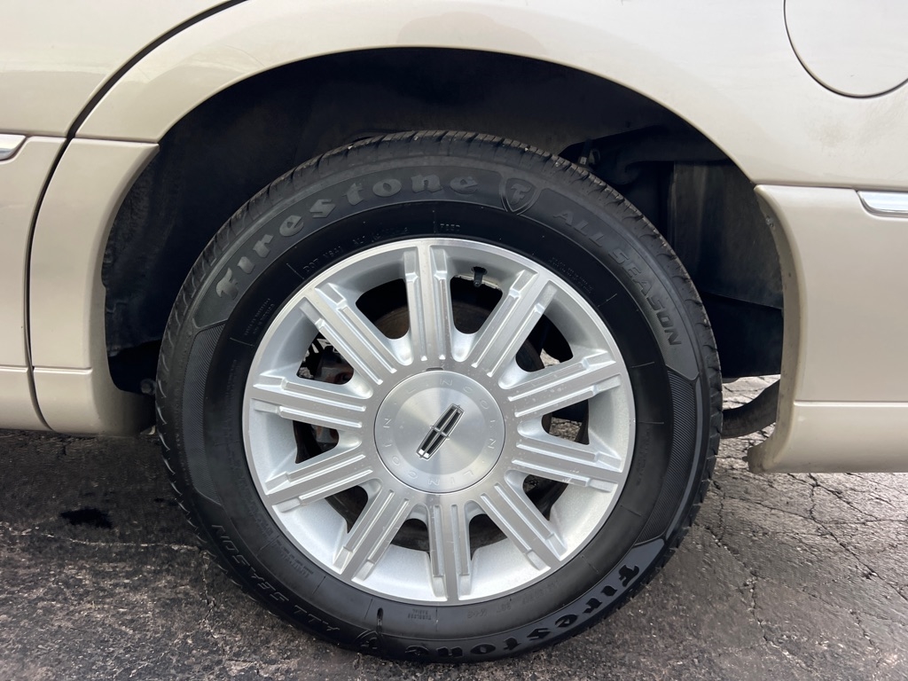 Lincoln Town Car Signature Limited 2009