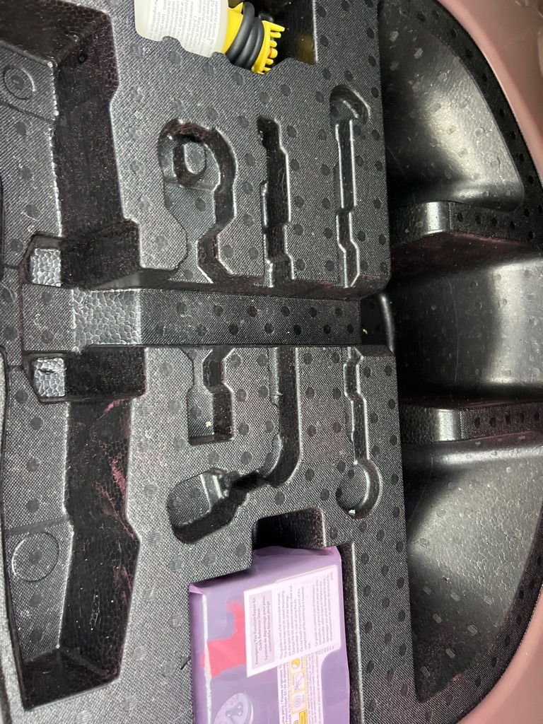 Toyota Corolla LE Hybrid 2022