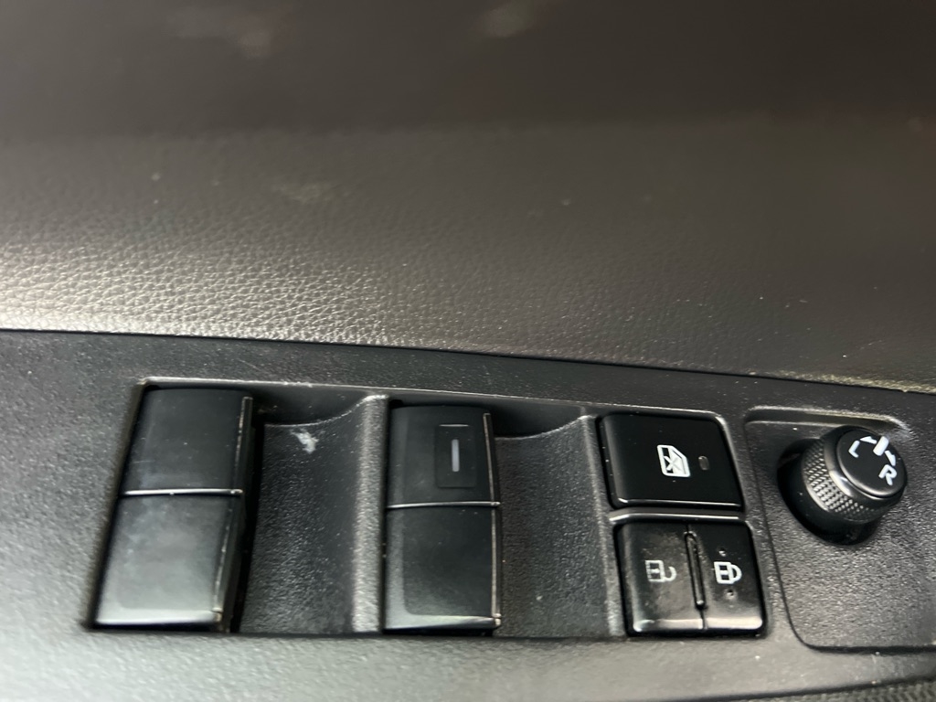 Toyota Corolla LE Hybrid 2022