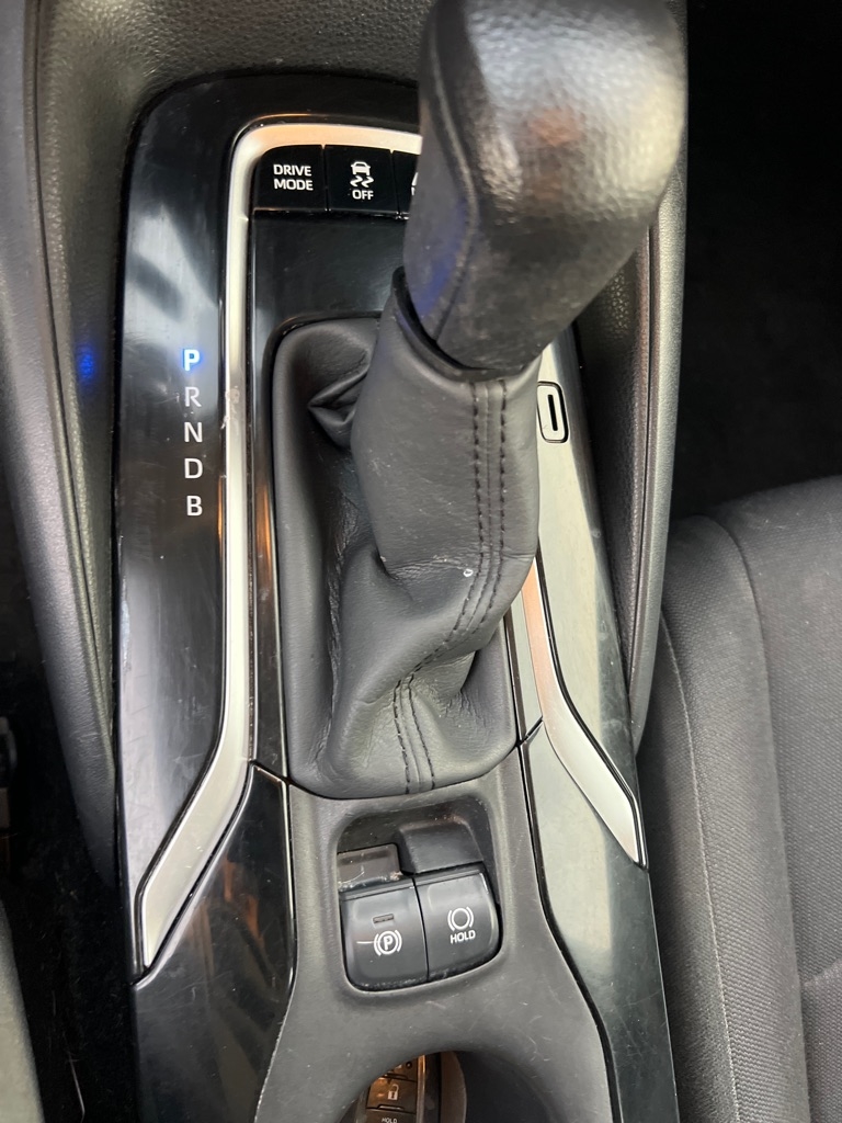 Toyota Corolla LE Hybrid 2022