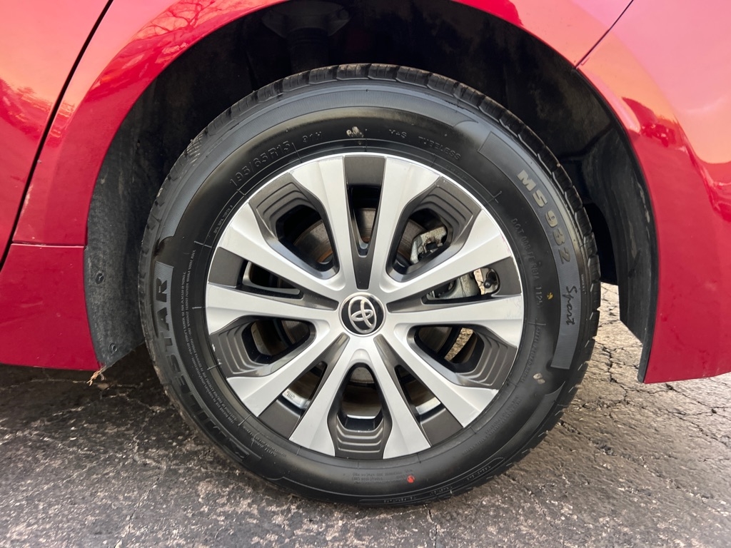 Toyota Corolla LE Hybrid 2022