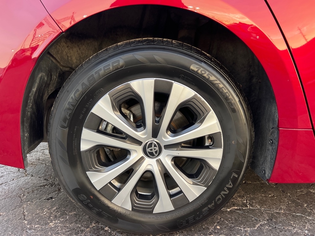 Toyota Corolla LE Hybrid 2022