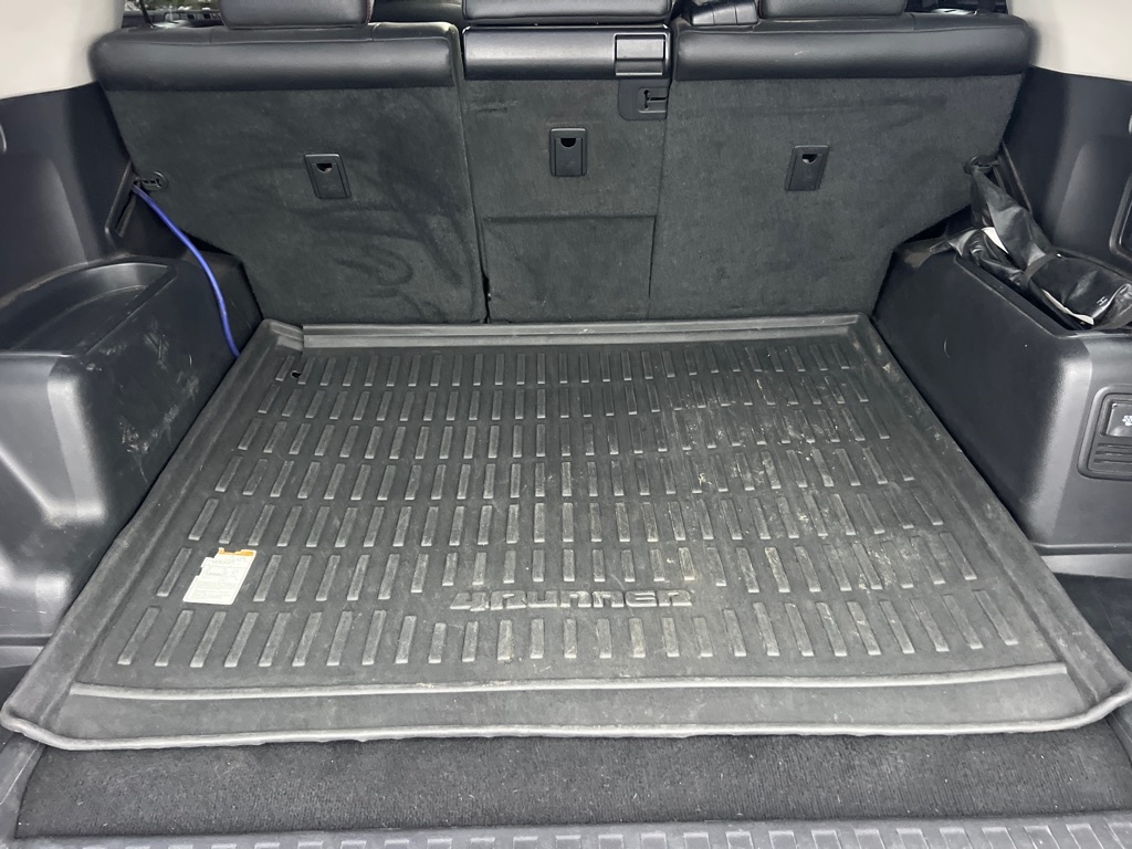 Toyota 4Runner Limited 4WD V6 2017