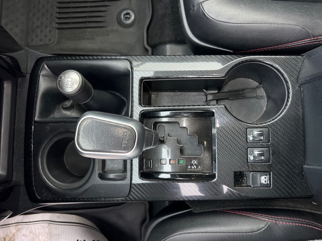 Toyota 4Runner Limited 4WD V6 2017