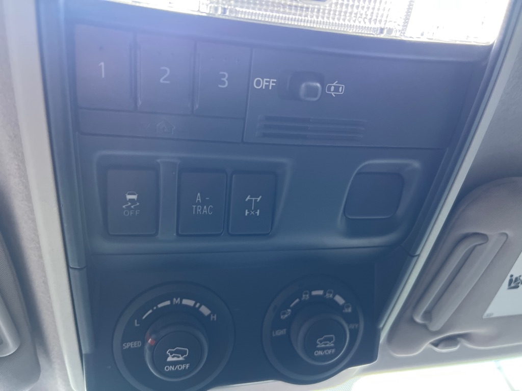 Toyota 4Runner Limited 4WD V6 2017