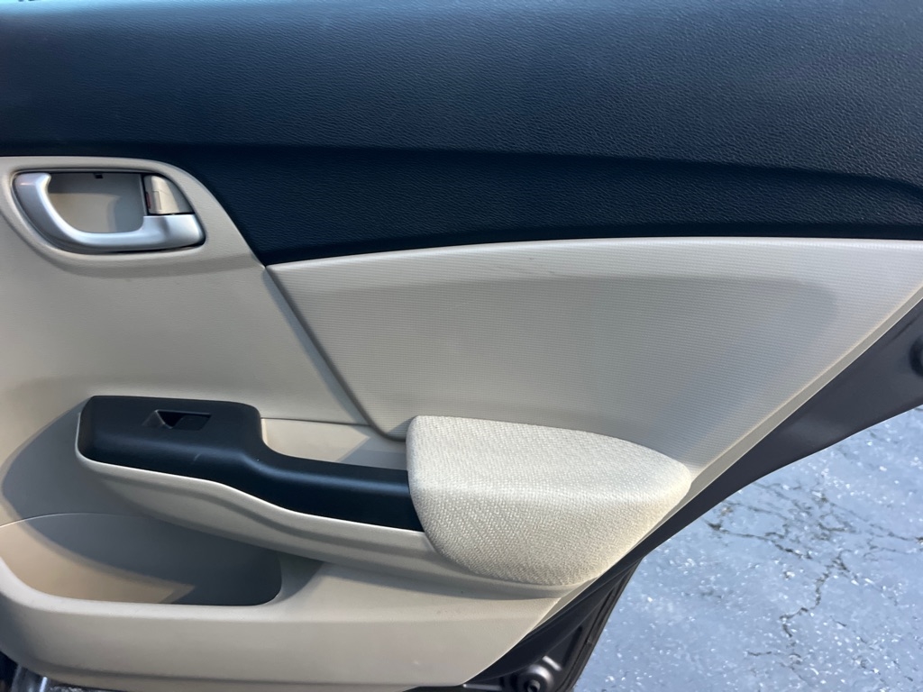 Honda Civic LX Sedan 5-Speed AT 2013