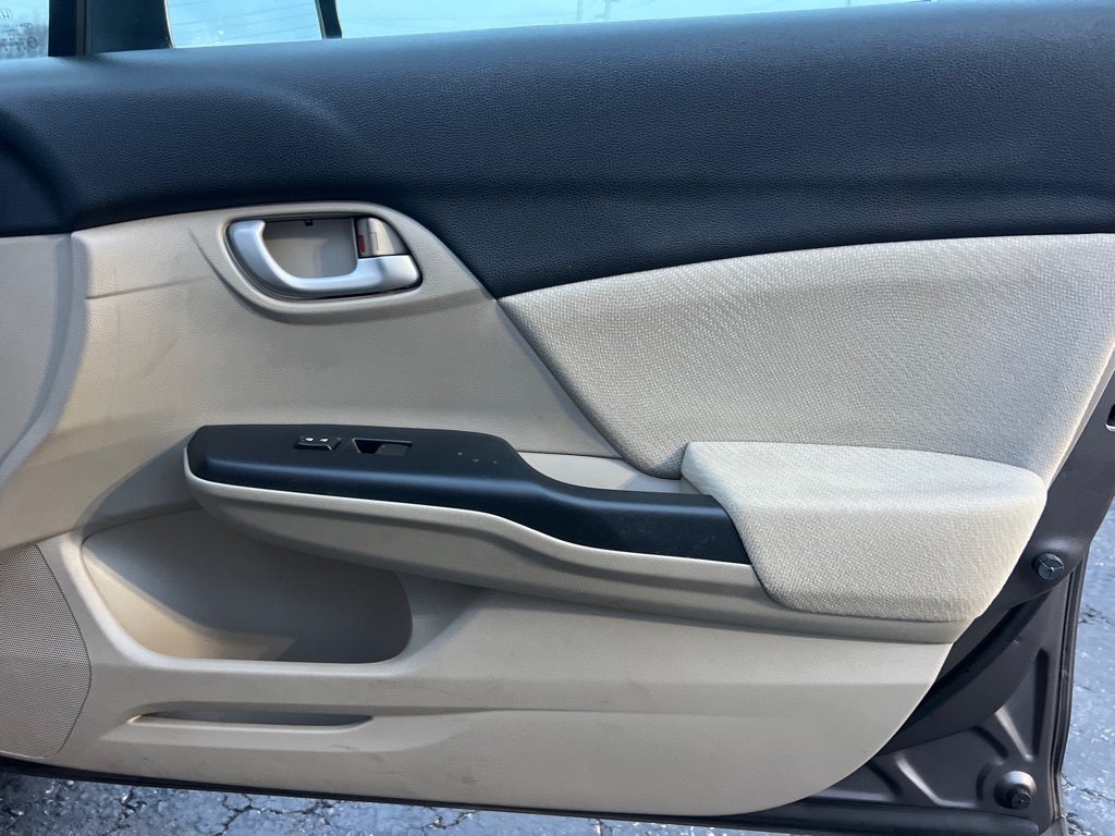 Honda Civic LX Sedan 5-Speed AT 2013