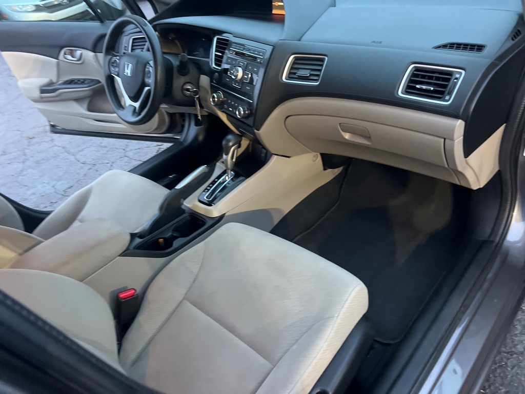 Honda Civic LX Sedan 5-Speed AT 2013