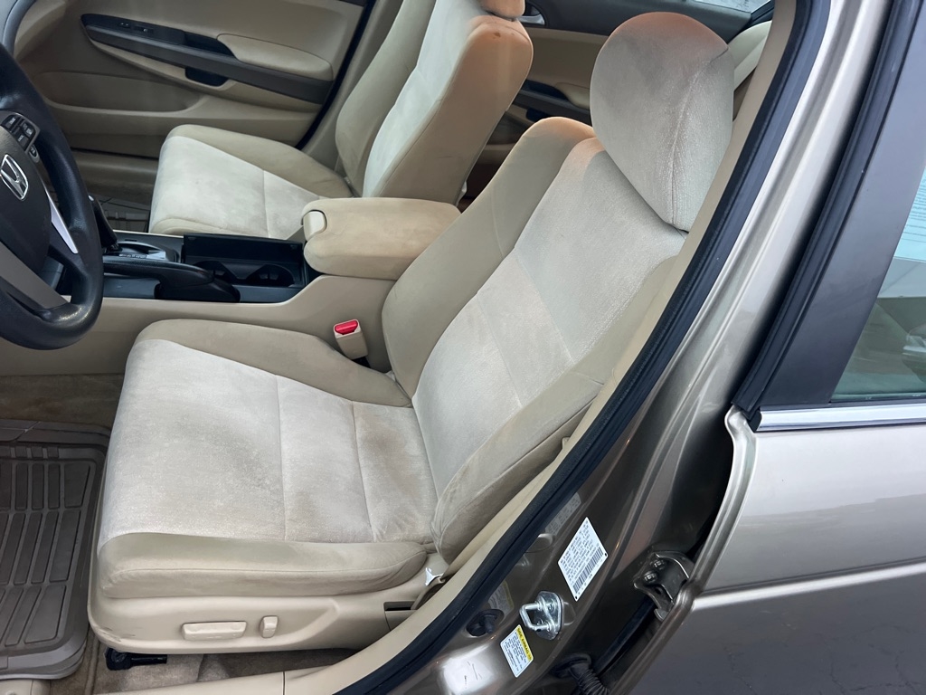 Honda Accord LX-P Sedan AT 2010