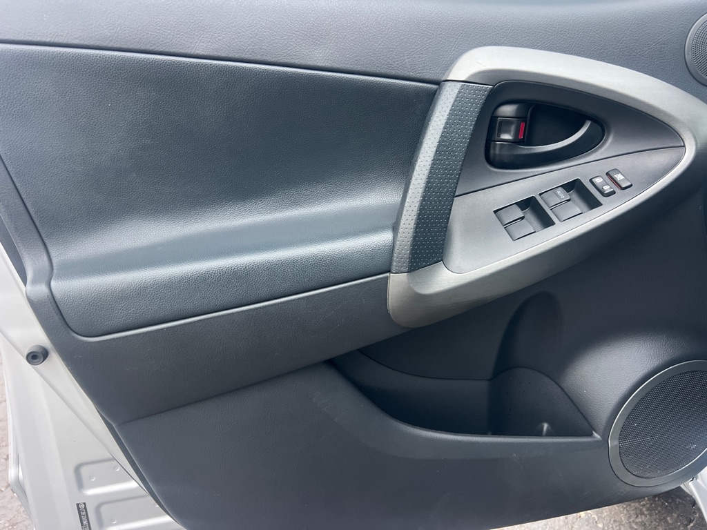 Toyota RAV4 Sport I4 4WD 2009