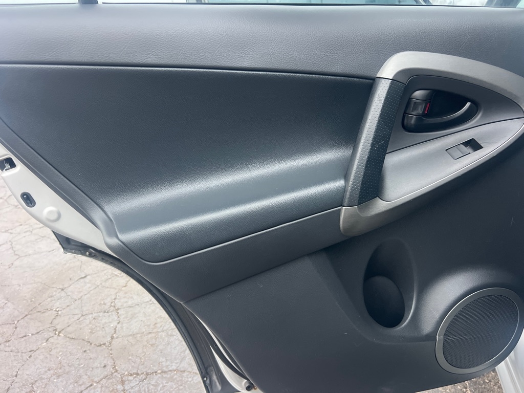 Toyota RAV4 Sport I4 4WD 2009