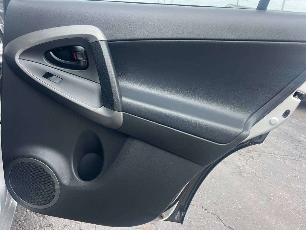 Toyota RAV4 Sport I4 4WD 2009