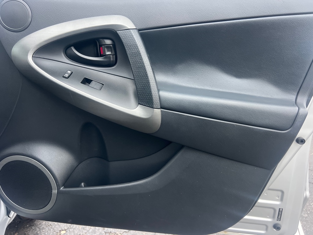 Toyota RAV4 Sport I4 4WD 2009