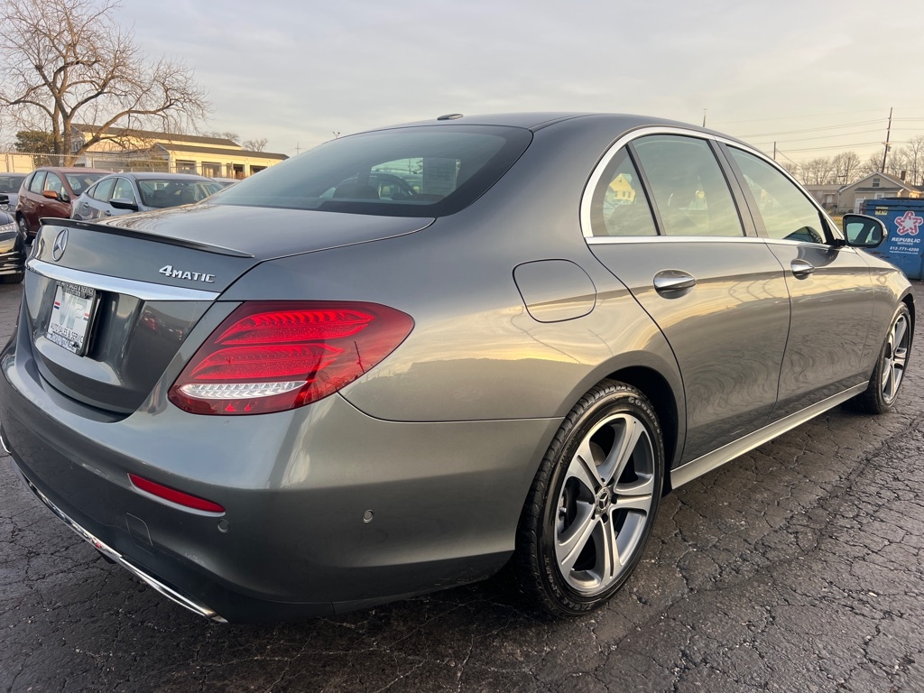 Mercedes-Benz E-Class E300 Luxury 4MATIC Sedan 2017