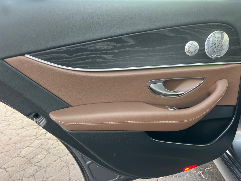 Mercedes-Benz E-Class E300 Luxury 4MATIC Sedan 2017