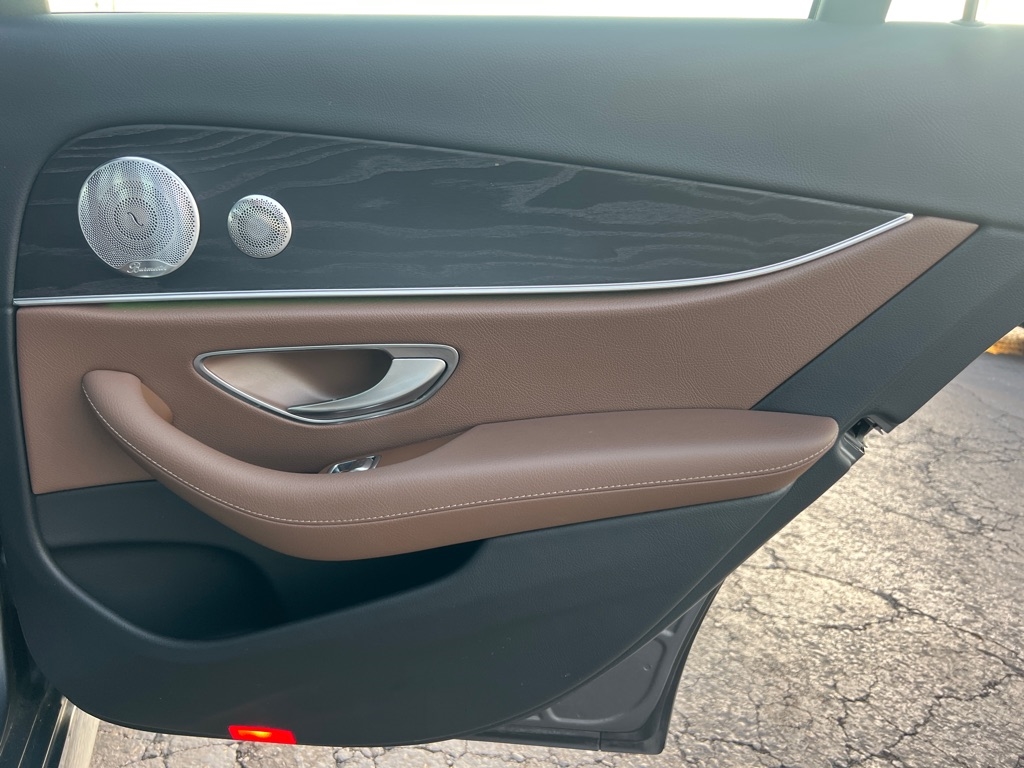 Mercedes-Benz E-Class E300 Luxury 4MATIC Sedan 2017