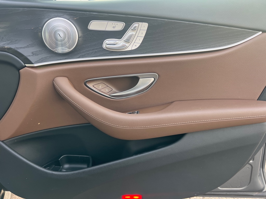 Mercedes-Benz E-Class E300 Luxury 4MATIC Sedan 2017