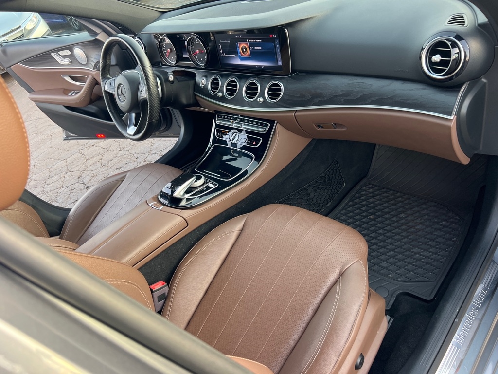 Mercedes-Benz E-Class E300 Luxury 4MATIC Sedan 2017