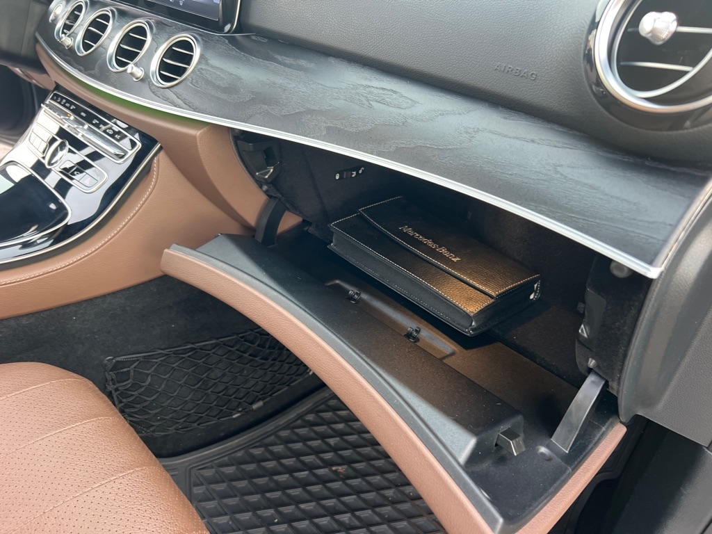 Mercedes-Benz E-Class E300 Luxury 4MATIC Sedan 2017