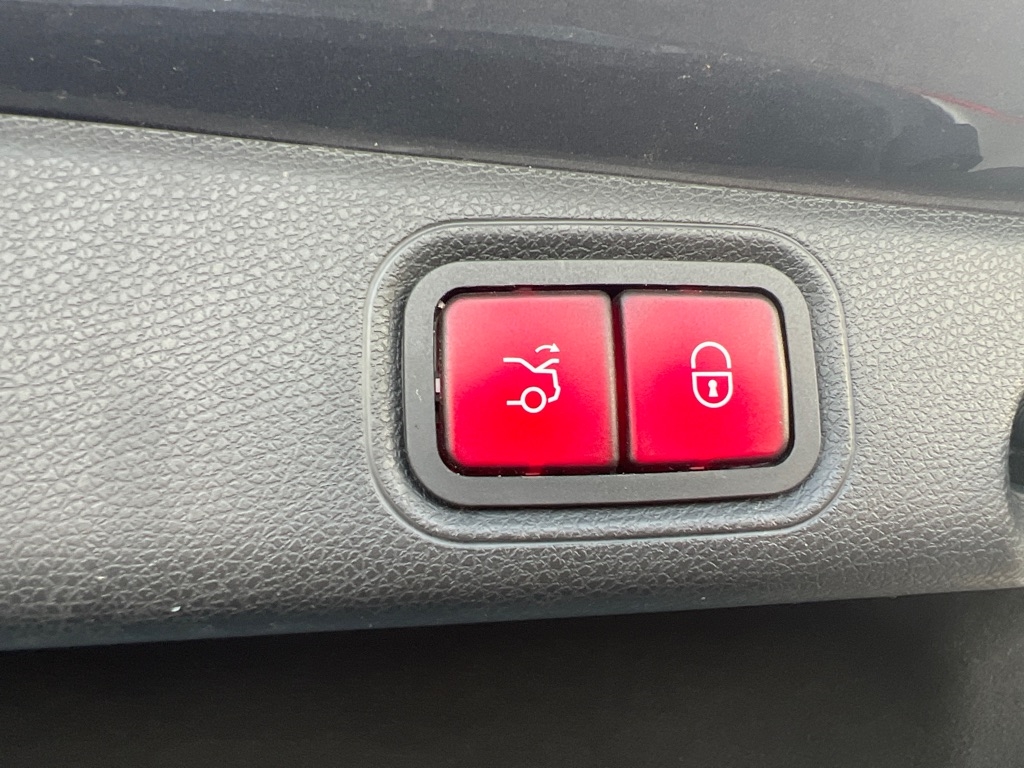 Mercedes-Benz E-Class E300 Luxury 4MATIC Sedan 2017