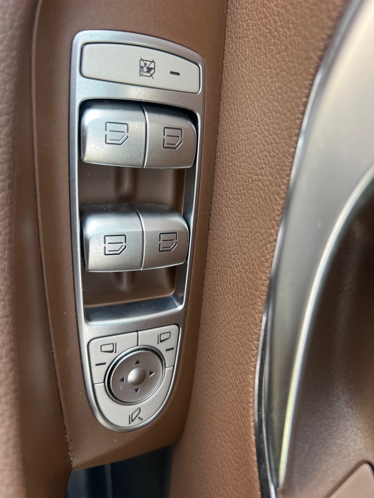 Mercedes-Benz E-Class E300 Luxury 4MATIC Sedan 2017