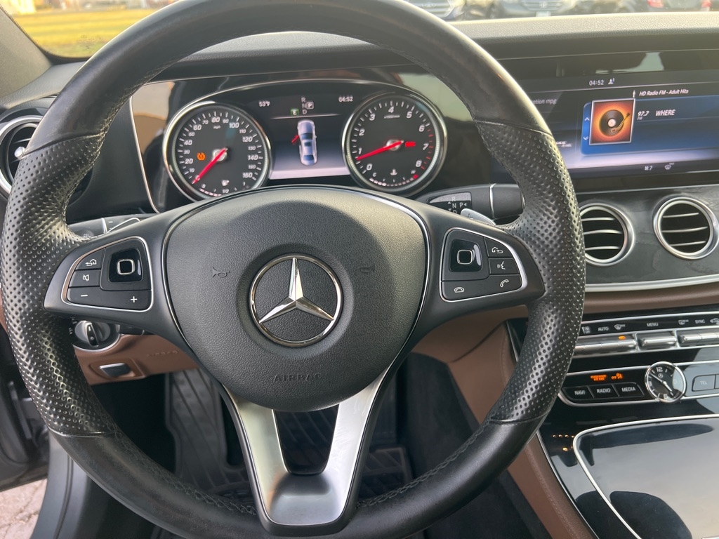 Mercedes-Benz E-Class E300 Luxury 4MATIC Sedan 2017