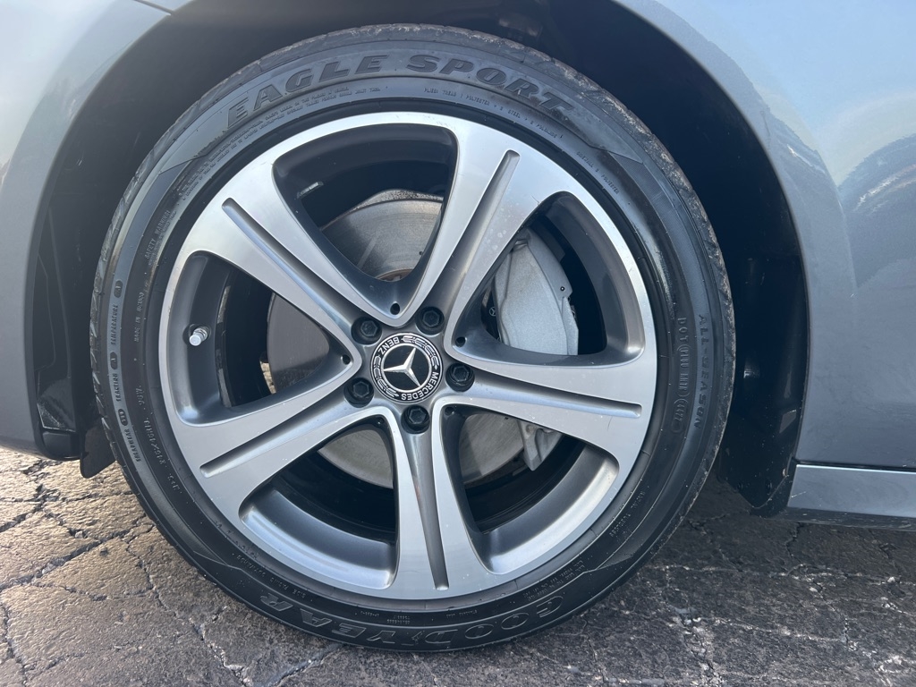 Mercedes-Benz E-Class E300 Luxury 4MATIC Sedan 2017