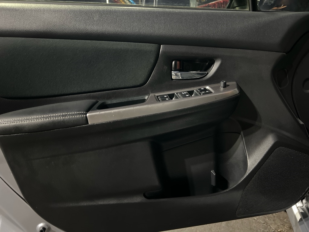 Subaru Impreza 2.0i Limited PZEV 5-Door 2016