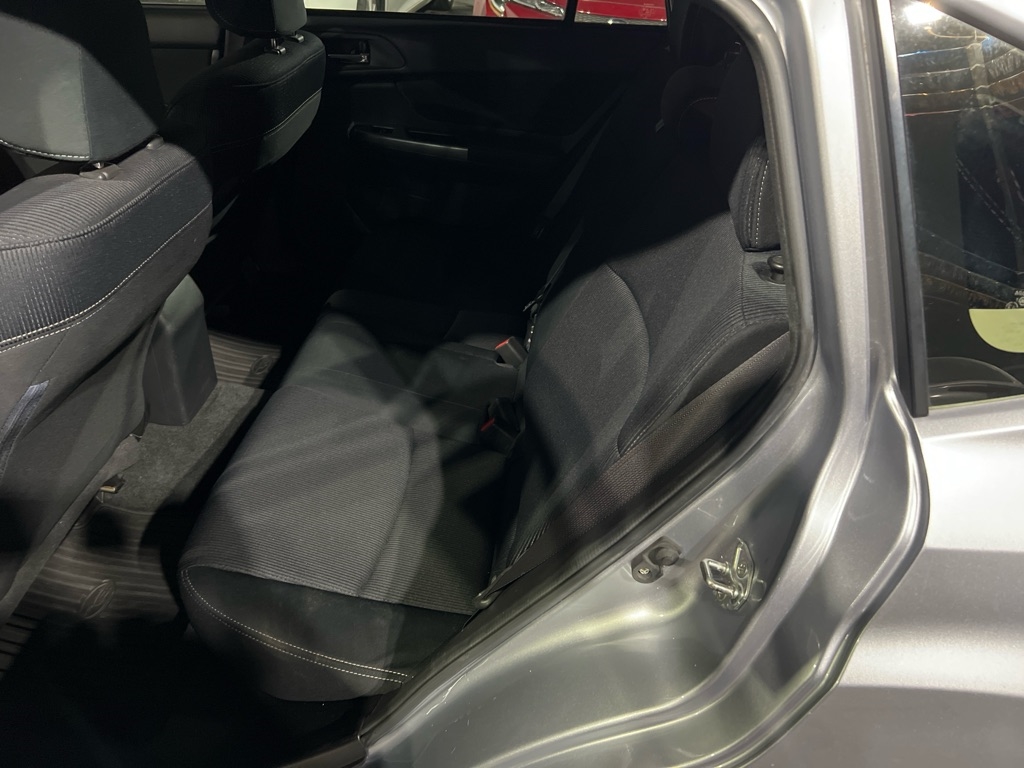 Subaru Impreza 2.0i Limited PZEV 5-Door 2016