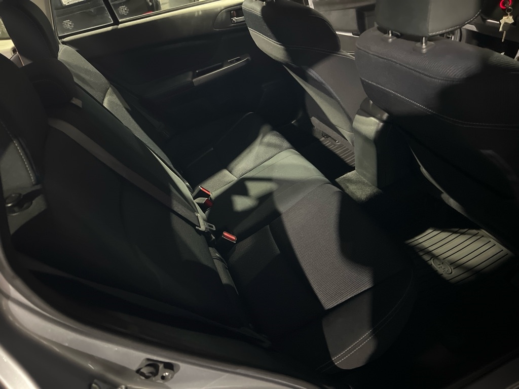 Subaru Impreza 2.0i Limited PZEV 5-Door 2016