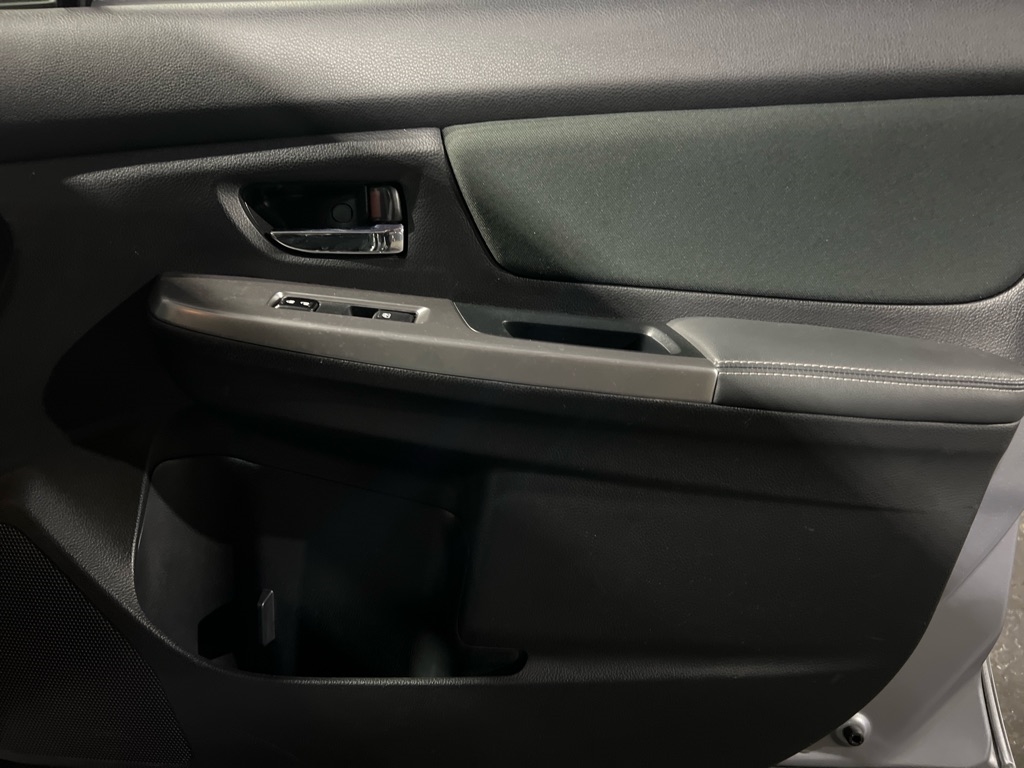 Subaru Impreza 2.0i Limited PZEV 5-Door 2016