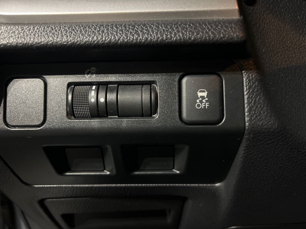 Subaru Impreza 2.0i Limited PZEV 5-Door 2016