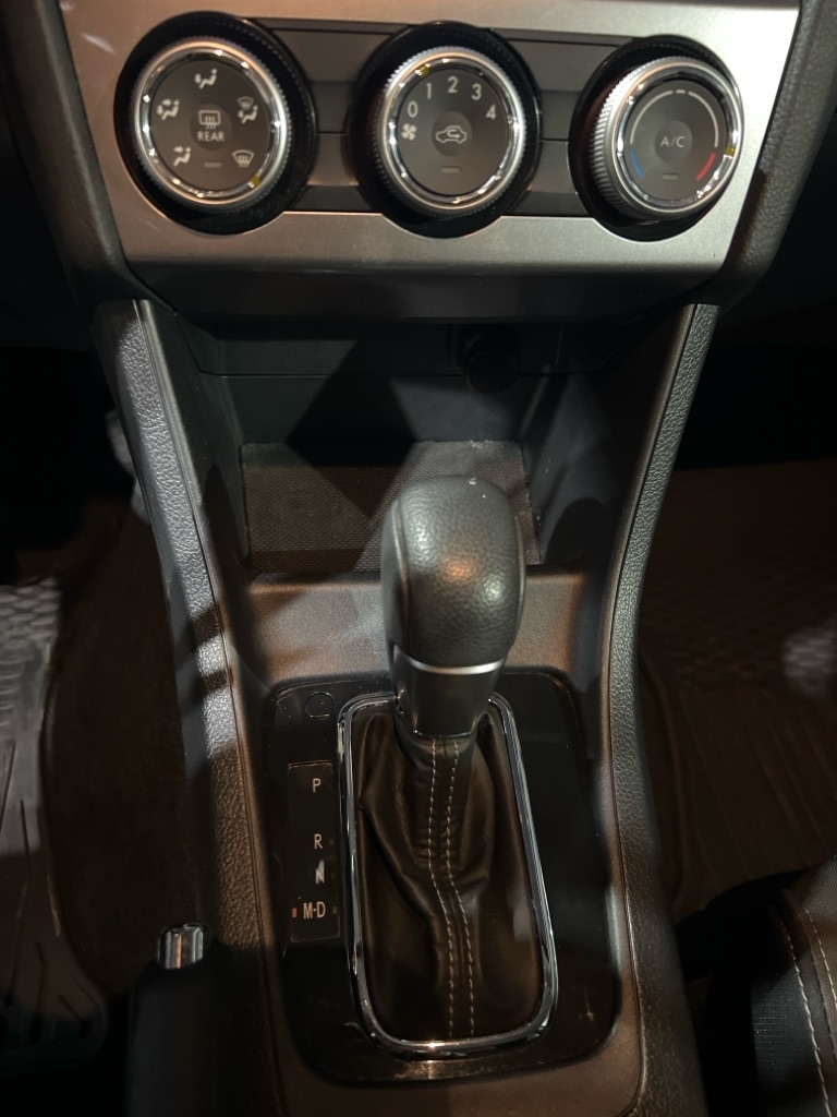 Subaru Impreza 2.0i Limited PZEV 5-Door 2016