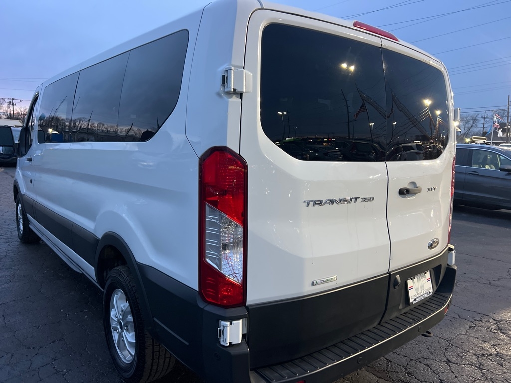Ford Transit 350 Wagon Low Roof XLT w/Sliding Pass. 148-in. WB 2021