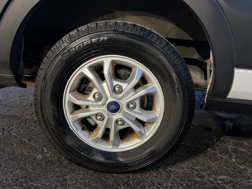 Ford Transit 350 Wagon Low Roof XLT w/Sliding Pass. 148-in. WB 2021