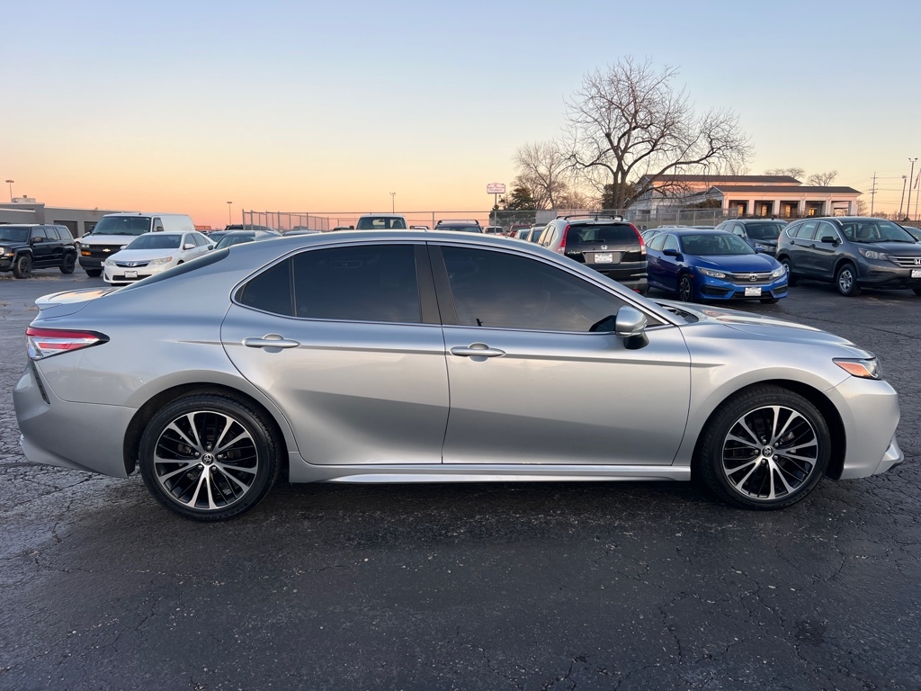 Toyota Camry SE Nightshade Edition 2020