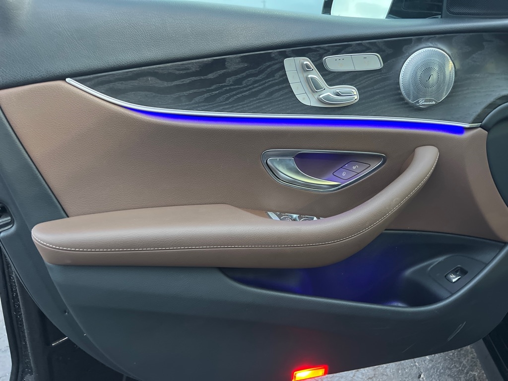 Mercedes-Benz E-Class E300 Luxury 4MATIC Sedan 2017