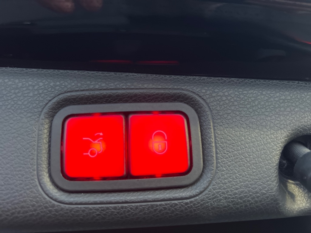 Mercedes-Benz E-Class E300 Luxury 4MATIC Sedan 2017