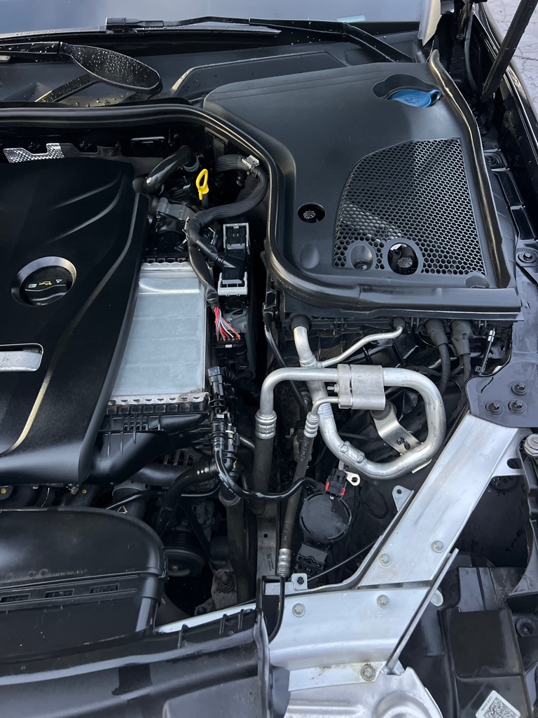 Mercedes-Benz E-Class E300 Luxury 4MATIC Sedan 2017