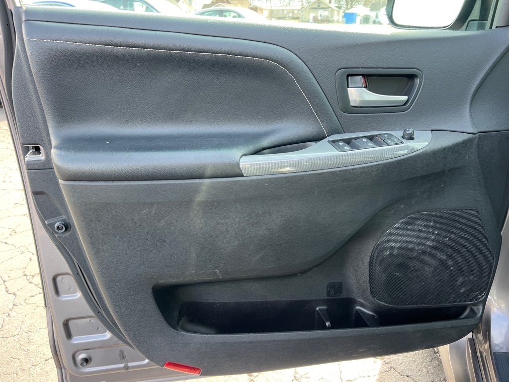 Toyota Sienna SE Premium FWD 8-Passenger V6 2015