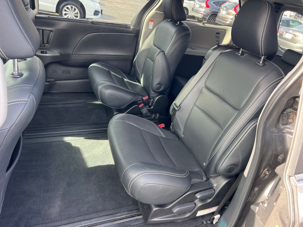 Toyota Sienna SE Premium FWD 8-Passenger V6 2015