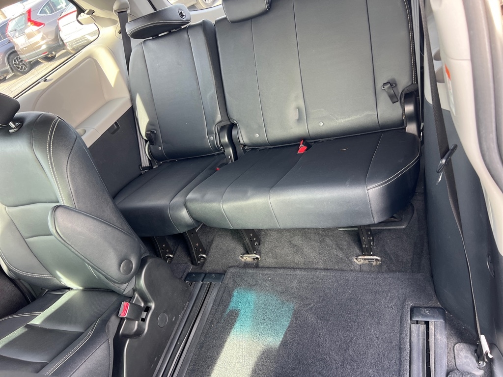 Toyota Sienna SE Premium FWD 8-Passenger V6 2015