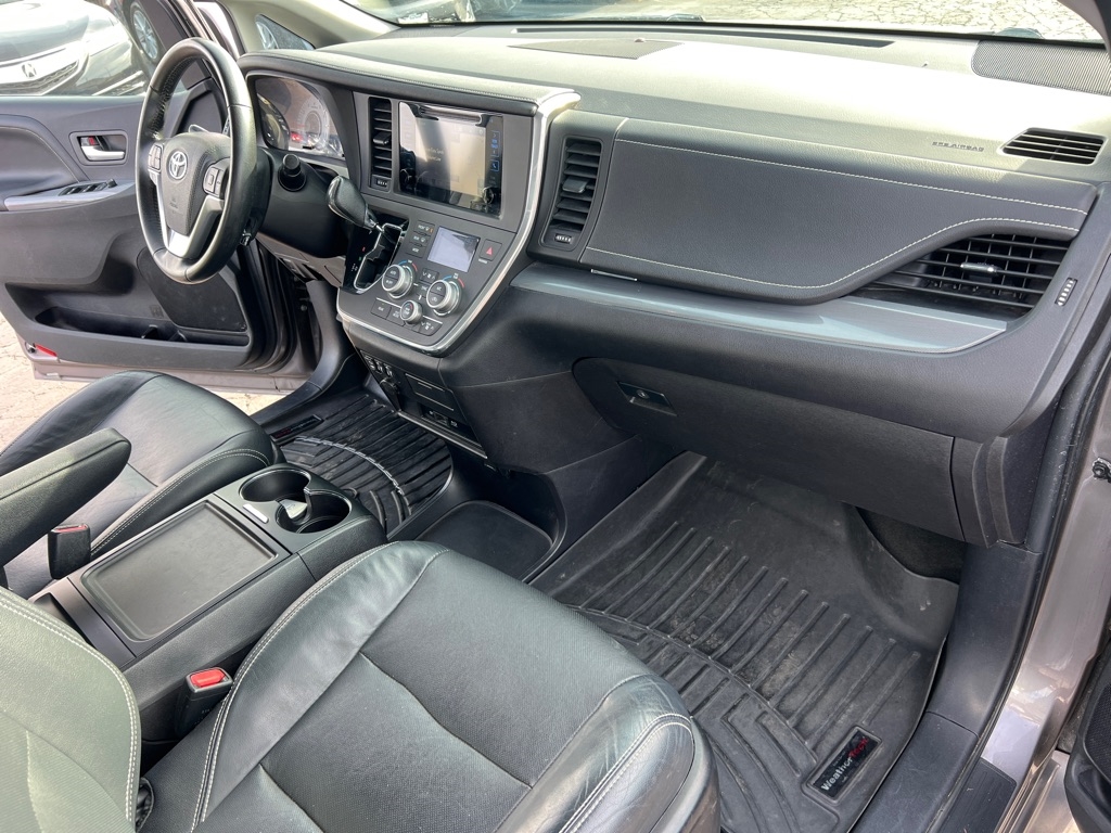 Toyota Sienna SE Premium FWD 8-Passenger V6 2015