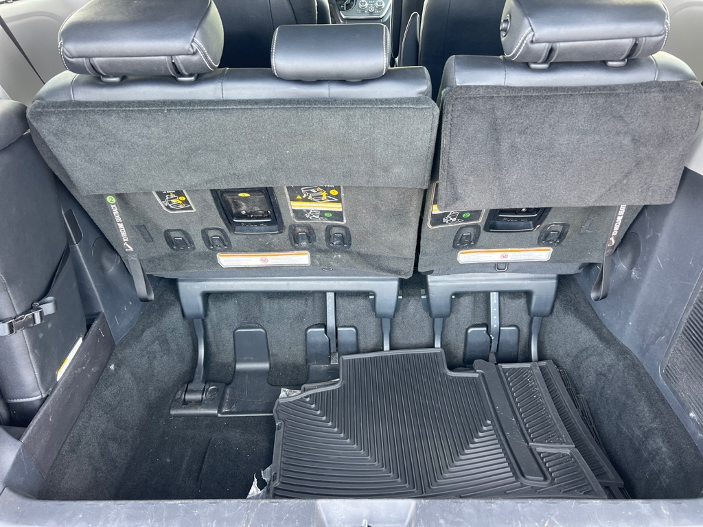 Toyota Sienna SE Premium FWD 8-Passenger V6 2015