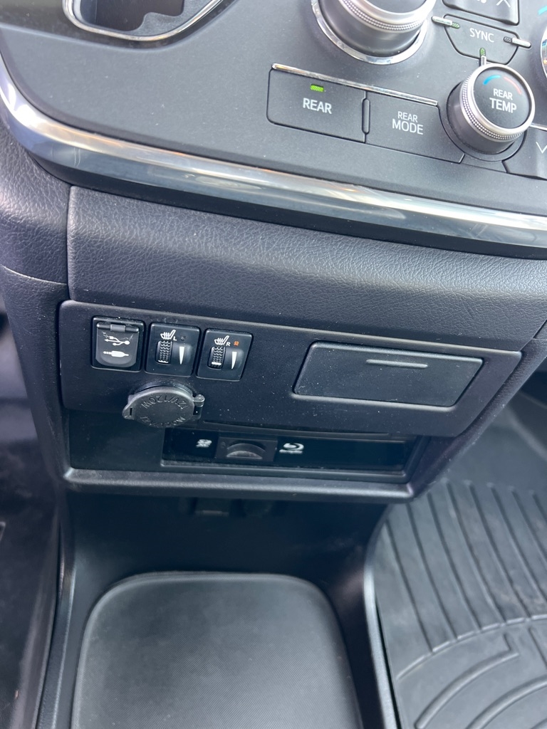 Toyota Sienna SE Premium FWD 8-Passenger V6 2015