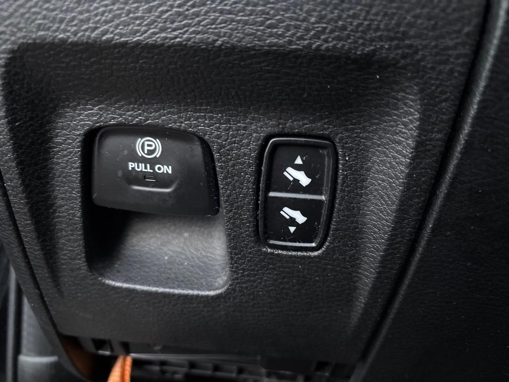 RAM 1500 Big Horn Quad Cab 4WD 2020