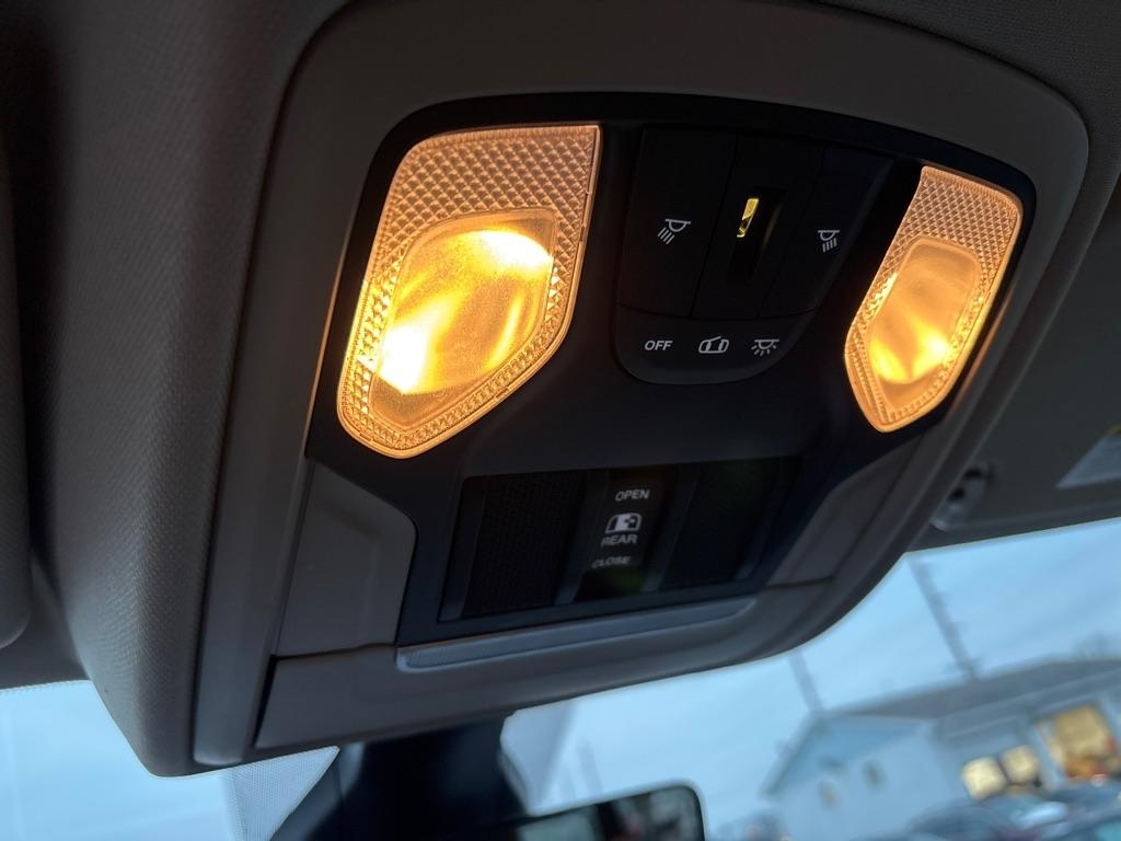 RAM 1500 Big Horn Quad Cab 4WD 2020